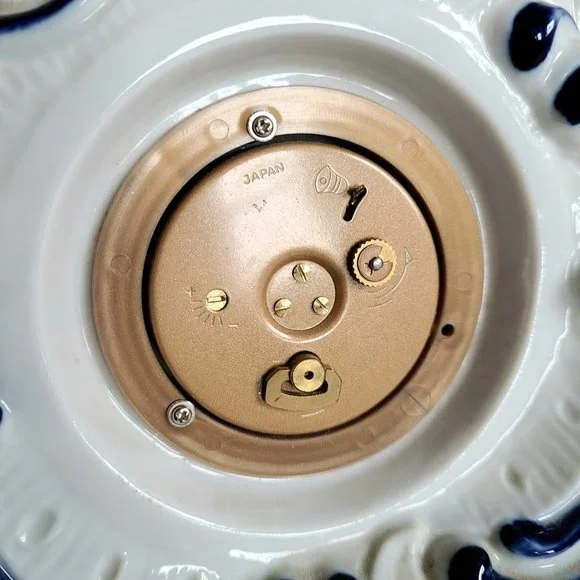 Vintage porcelain table clock with lady figurine Japan. - Picture 6 of 7